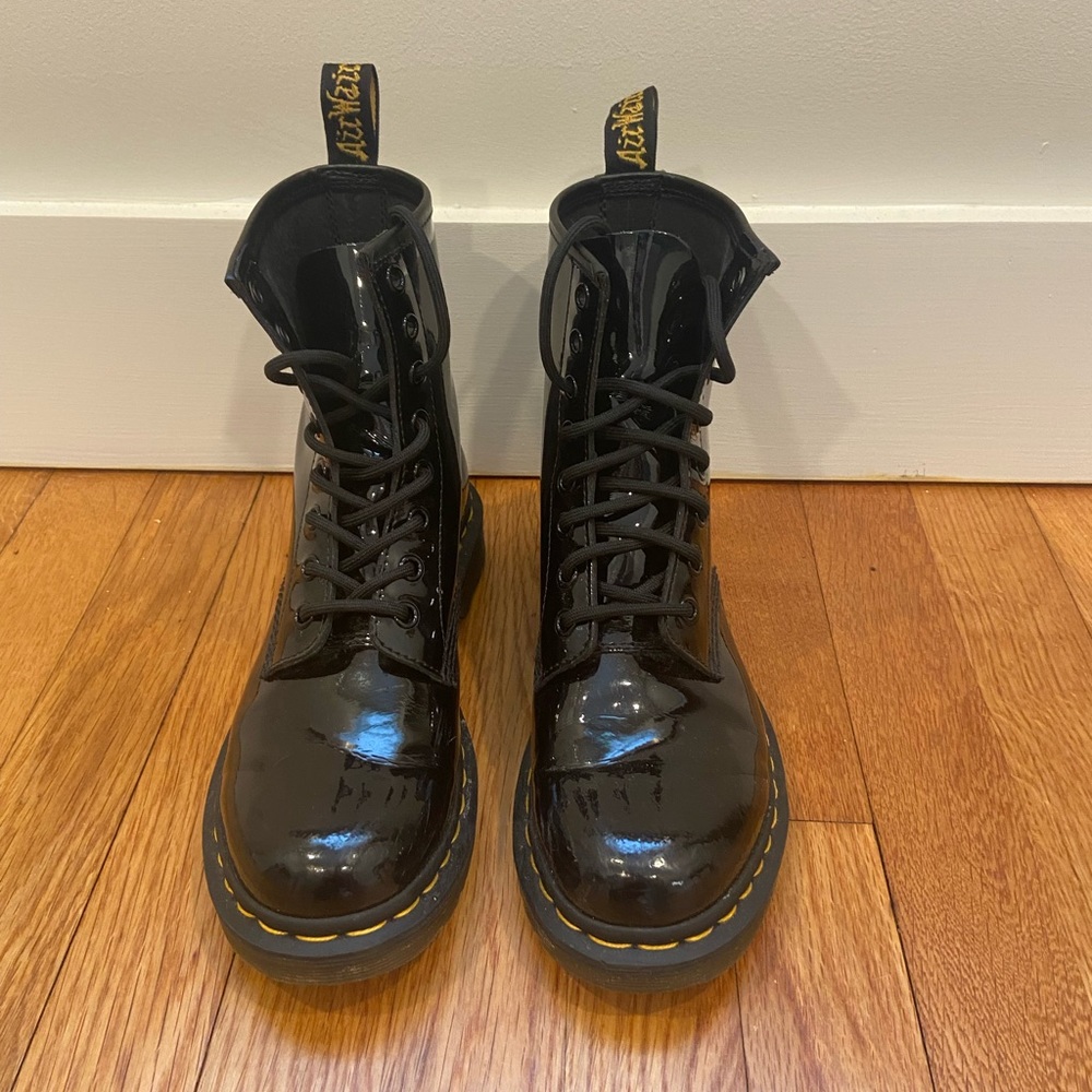 Dr. Martens Women’s patent leather lace up boots
